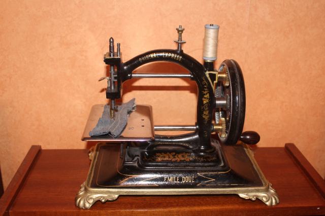 L’histoire des premières et anciennes machines à coudre